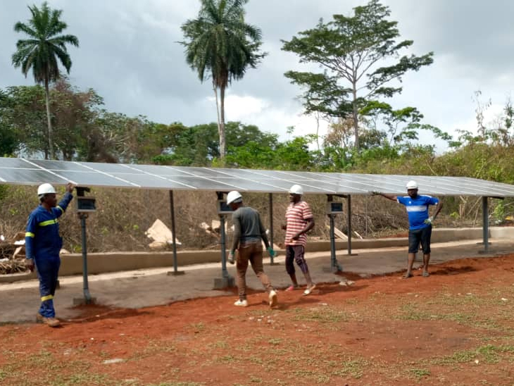 Estudo de caso de sistema solar fora da rede de 10KW em Camarões